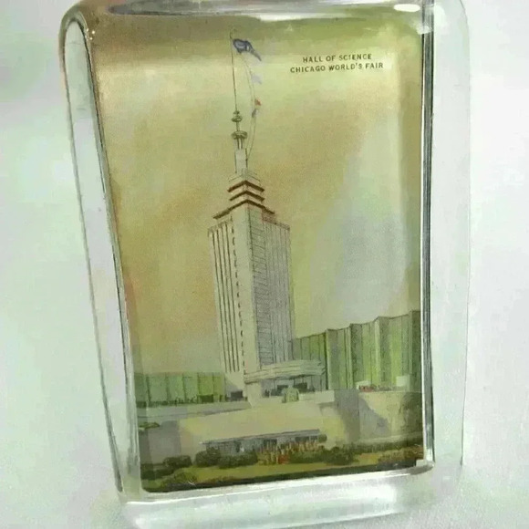 Chicago Worlds Fair Souvenir Glass Paperweight Hall of Science Vintage 1933-1934